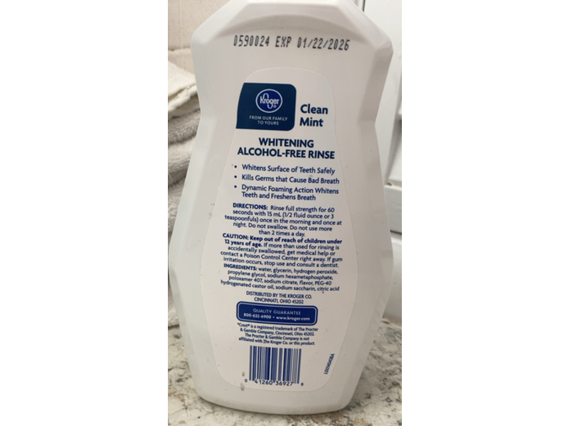 Kroger Whitening Mouth Rinse, Clean Mint, 32 fl oz/946 mL