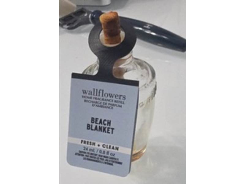 White Barn Wallflowers Fresh + Clean Home Fragrance Refill, Beach Blanket, 0.8 fl oz/24 mL