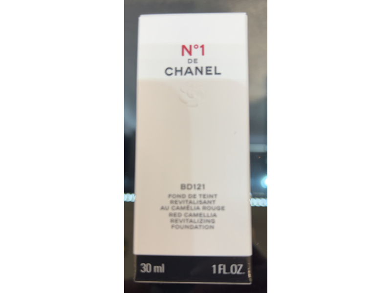Chanel N°1 De Revitalizing Foundation, BD121 Red Camellia, 1 fl oz/30 mL