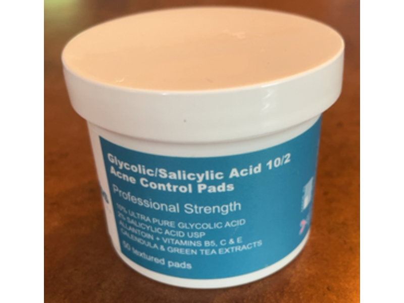 QRxLabs Glycolic/Salicylic Acid 10/2 Acne Control Pads, Calendula & Green Tea Extracts, 50 Count