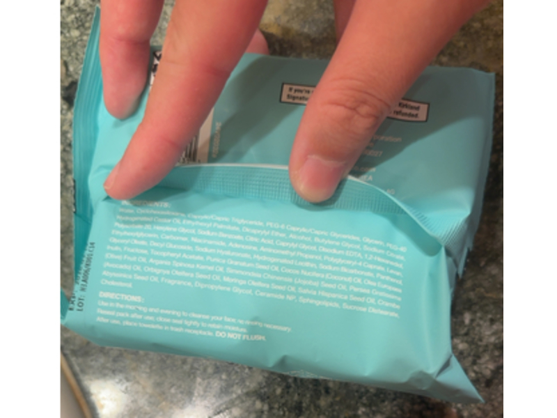 Kirkland Signature Daily Makeup Remover Towelettes, 15 Count