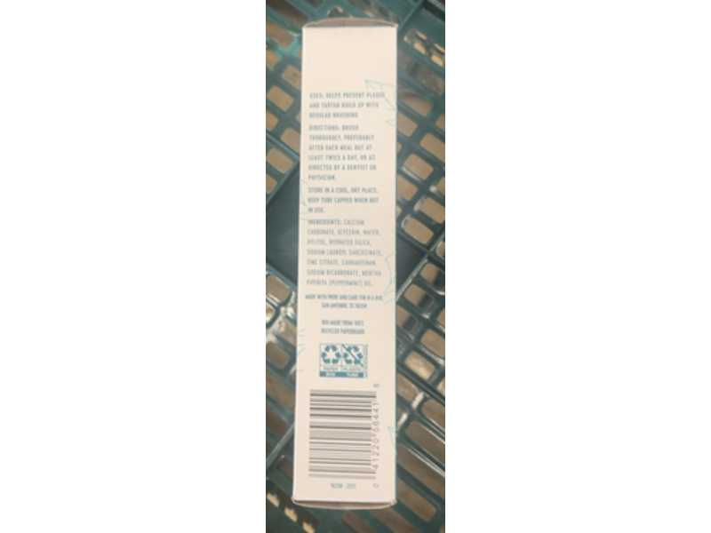 H.E.B Field & Future Anti-Plaque & Whitening Toothpaste, Peppermint, 4.8 oz/136 g