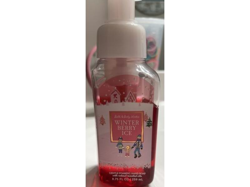 Bath & Body Works Winter Berry Ice Foaming Hand Soap, 8.75 oz/259 mL