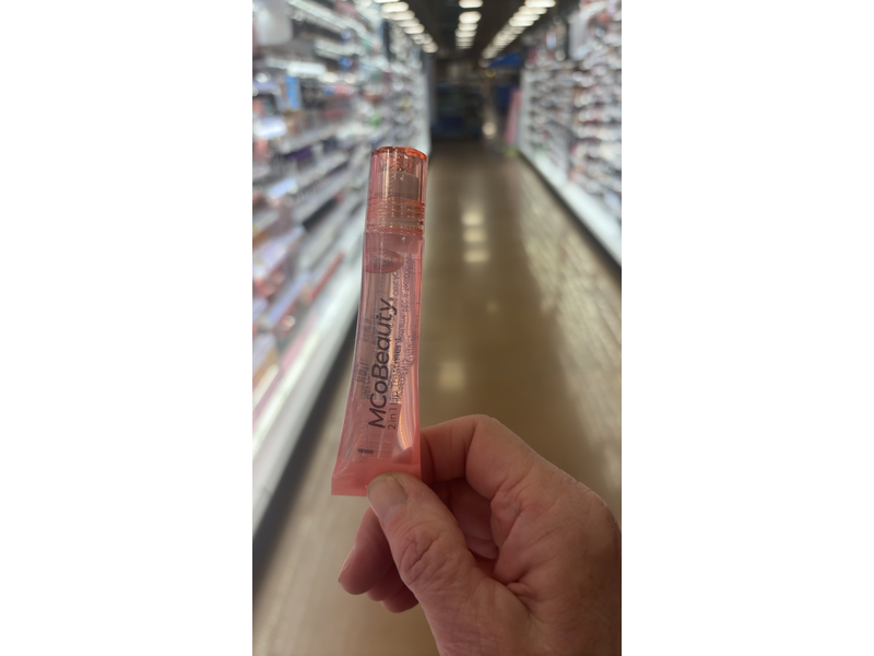 MCoBeauty 2-in-1 Glow & Treat Lip Oil, Berry,