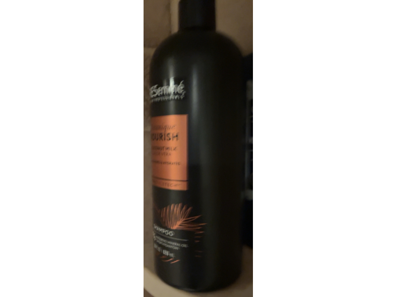 Tresemme Botanique Nourish Shampoo, Coconut Milk & Aloe Vera, 28 fl oz/828 mL