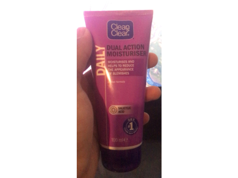 Clean & Clear Daily Dual Action Moisturiser, Salicylic Acid, 100 mL
