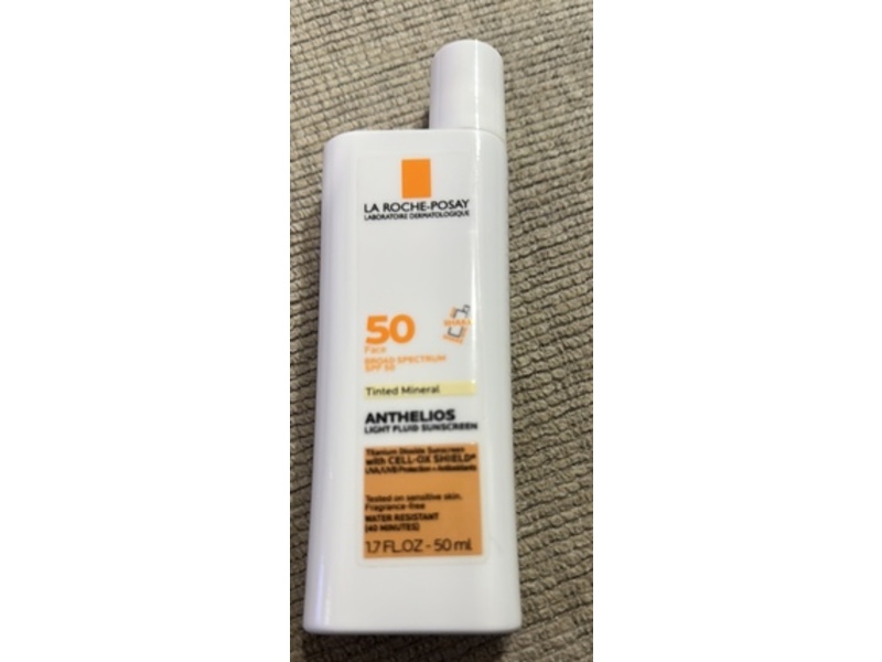La Roche-Posay Anthelios Tinted Sunscreen, Tinted, SPF 50, 1.7 fl oz/50 mL