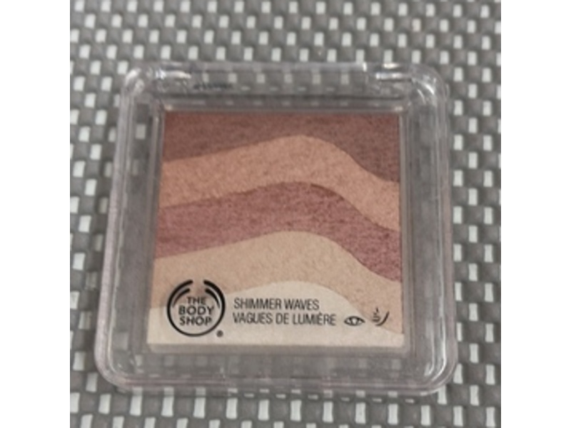 The Body Shop Honey Bronze Shimmer Waves Powder, 02 Blush, 8.2 g