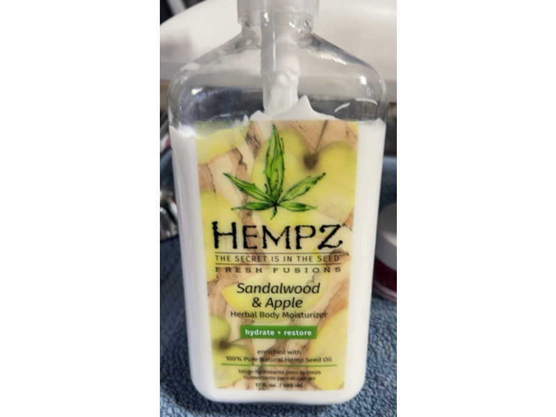 Hempz Herbal Body Moisturizer, Sandalwood & Apple, 17 fl oz/500 mL