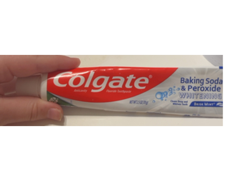 Colgate Whitening Toothpaste, Brisk Mint, 2.5 oz/70 g