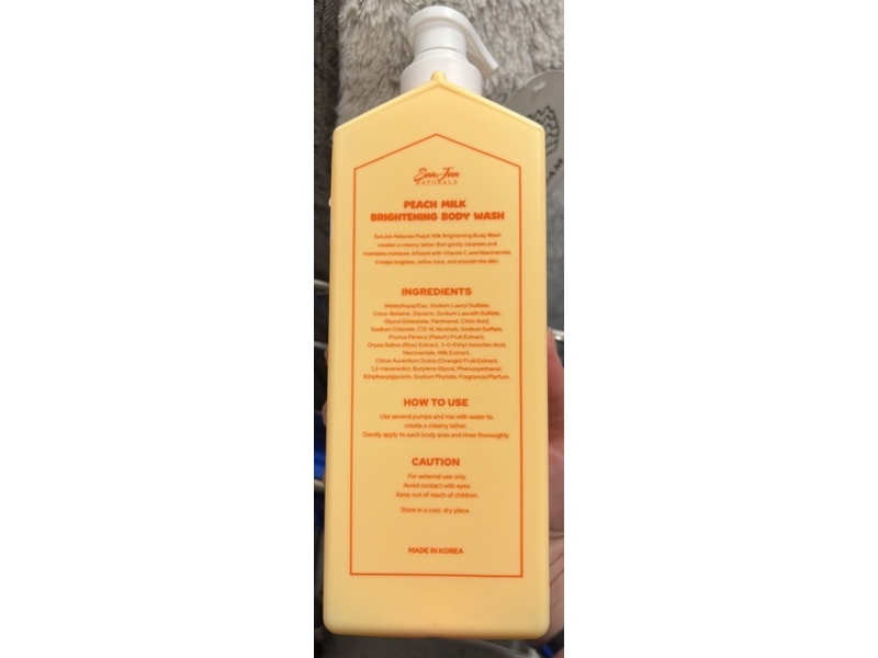 SunJun Naturals Peach Milk Brightening Body Wash, Vitamin C + Niacinamide, 33.8 fl oz/1000 mL