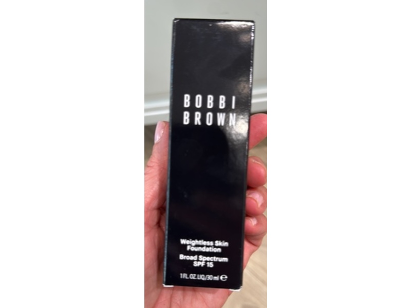 Bobbi Brown Weightless Skin Foundation, SPF 15, Almond (C-084 / 7), 1 fl oz/30 mL