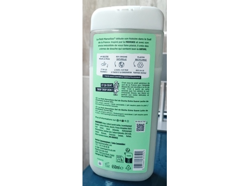 Le Petit Marseiliais Shower Cream, Sweet Almond Milk, 650 mL