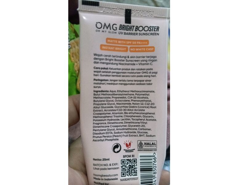 OMG Bright Booster Uv Barrier Sunscreen, SPF 50, Niacinamide + Vitamin C & 0% Alcohol, 25 mL