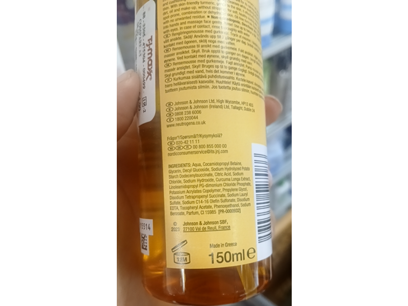 Neutrogena Clear & Soothe Mousse Cleanser, Turmeric, 150 mL