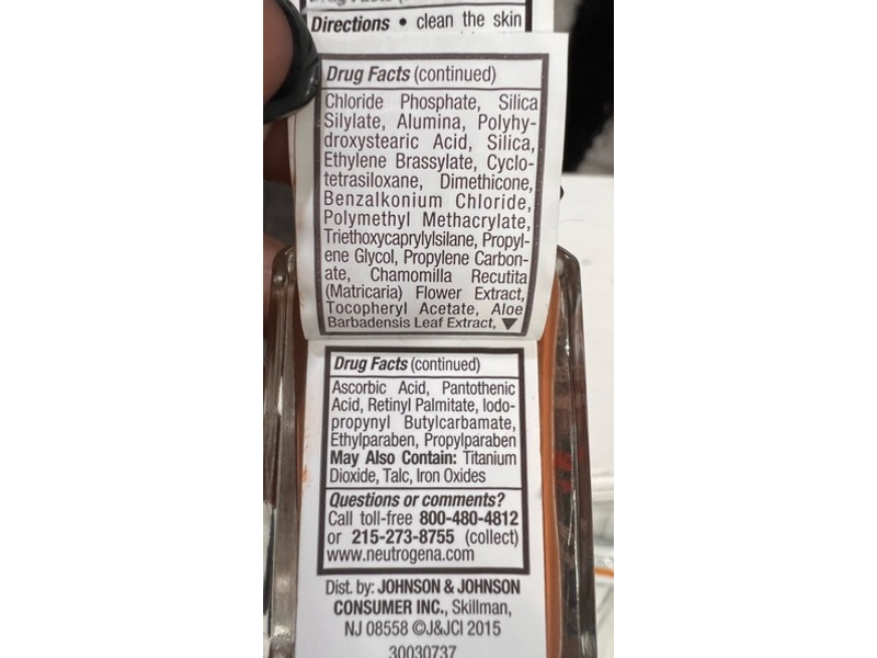 Neutrogena Skin Clearing Foundation, 135 Chestnut, 1 fl oz/30 mL