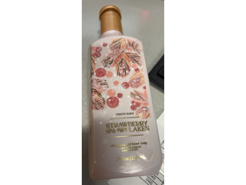 White Barn Cleansing Gel Hand Soap, Strawberry Snowflakes, 8 fl oz/236 mL
