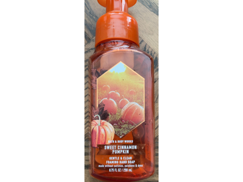 Bath & Body Works Foaming Hand Soap, Sweet Cinnamon Pumpkin, 8.75 fl oz/259 mL