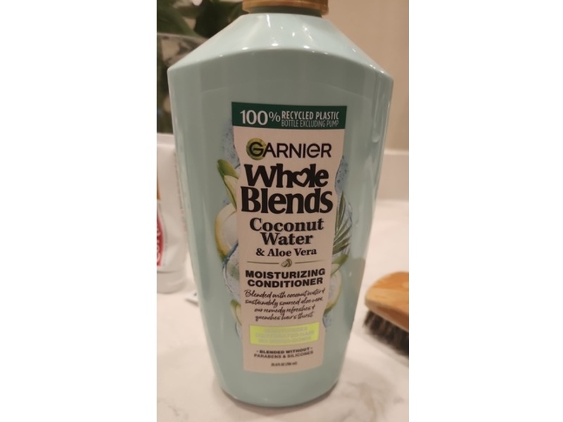 Garnier Whole Blends Moisturizing Conditioner, Coconut Water & Aloe Vera, 26.6 fl oz/786 mL