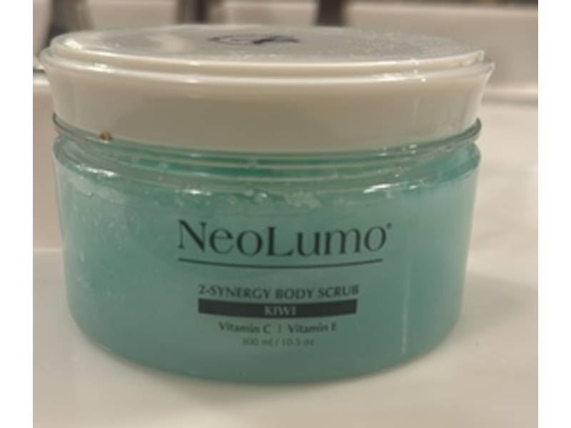 Neolumo 2-Synergy Body Scrub, Kiwi, 10.5 oz/300 mL
