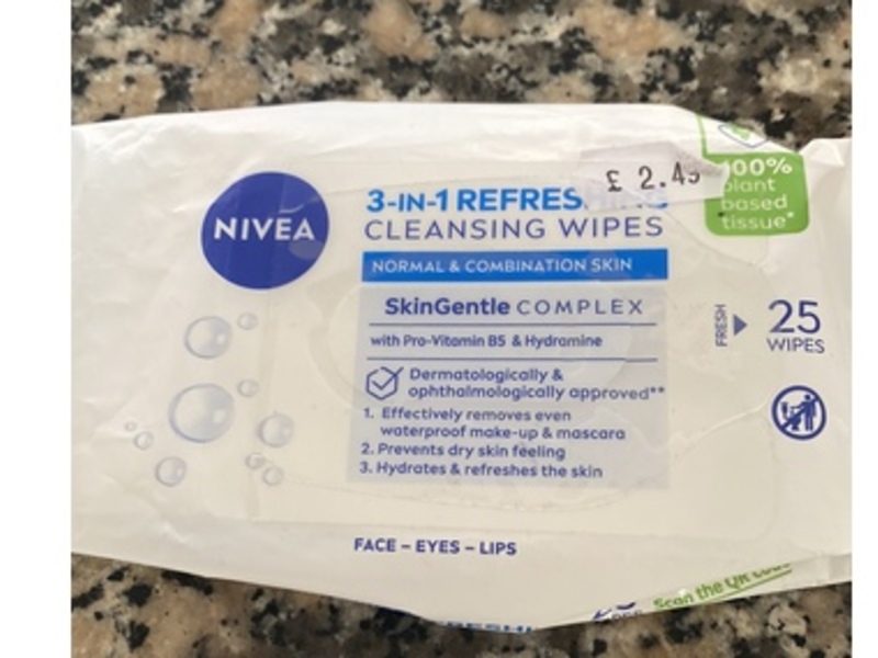 Nivea 3-in-1 Refreshing Cleansing Wipes, 25 Count