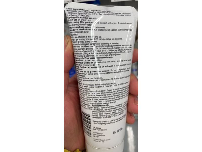 Garnier Ombrelle Complete Sunscreen Lotion, SPF 60, 200 mL