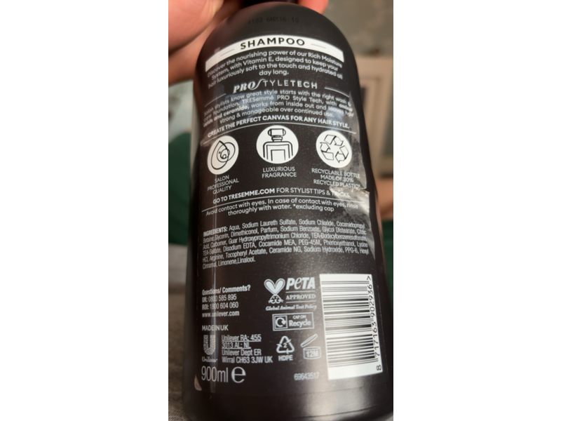 Tresemme Rich Moisture Shampoo, Vitamin E, 900 mL