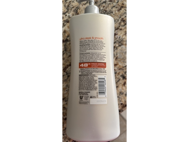 Suave Professionals Ultra Sleek & Smooth Frizz Control Shampoo, 28 fl oz/828 mL