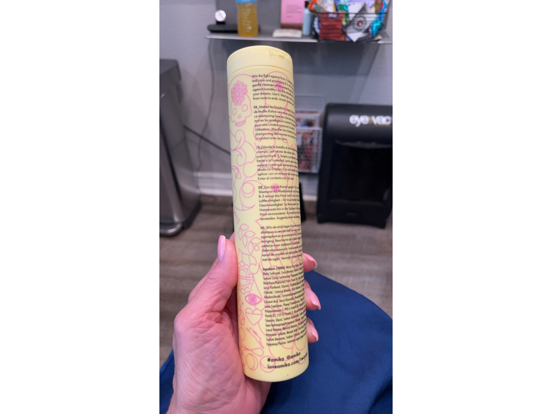 amika: Velveteen Dream Smoothing Shampoo, 9.2 fl oz/275 mL