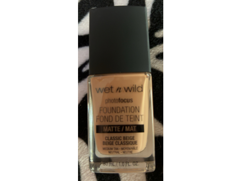 Wet n Wild Photo Focus Matte Foundation, Classic Beige, 1.0 fl oz/30 mL