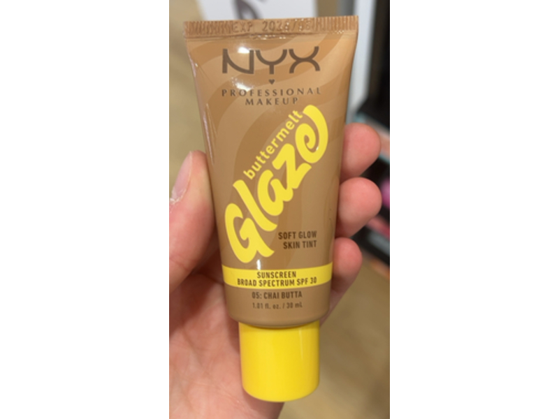 Nyx Professional Makeup Buttermelt Glaze Skin Tint, 05 Chai Butta, SPF 30, 1.01 fl oz/30 mL