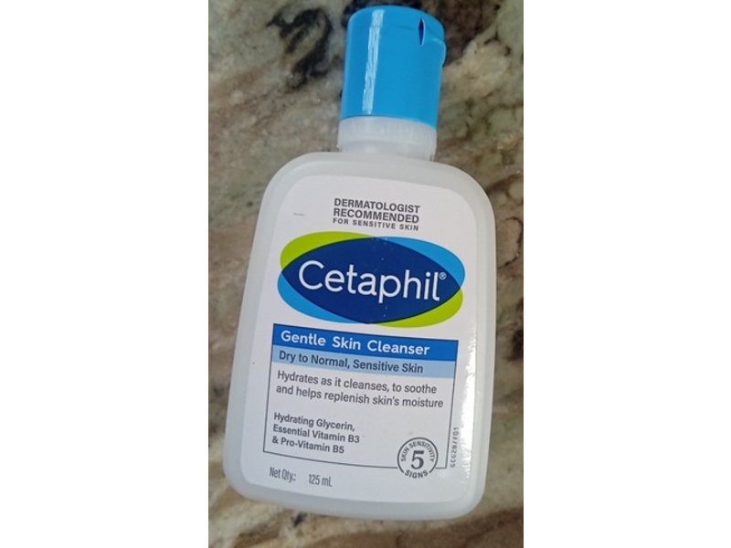 Cetaphil Gentle Skin Cleanser, Dry To Normal Sensitive Skin, 125 mL