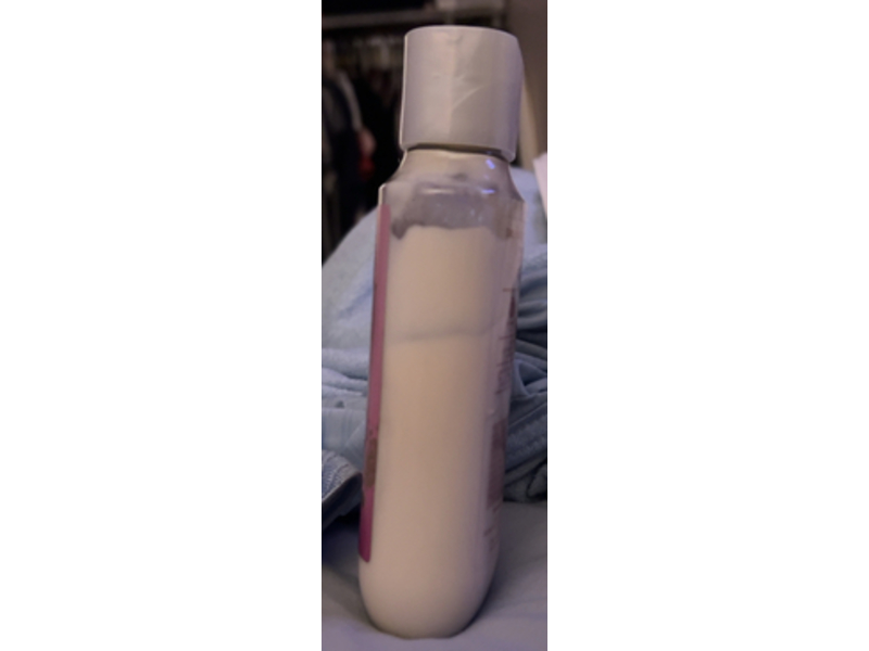 Bath & Body Works Daily Nourishing Body Lotion, Strawberry Snowflakes, 8 fl oz/236 mL