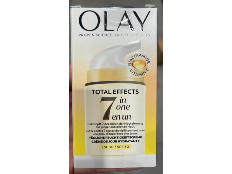 Olay 7-In-1 Total Effects Daily Moisturizer, SPF 30, Nicainamide, Vitamin C, 1.7 fl oz/50 mL