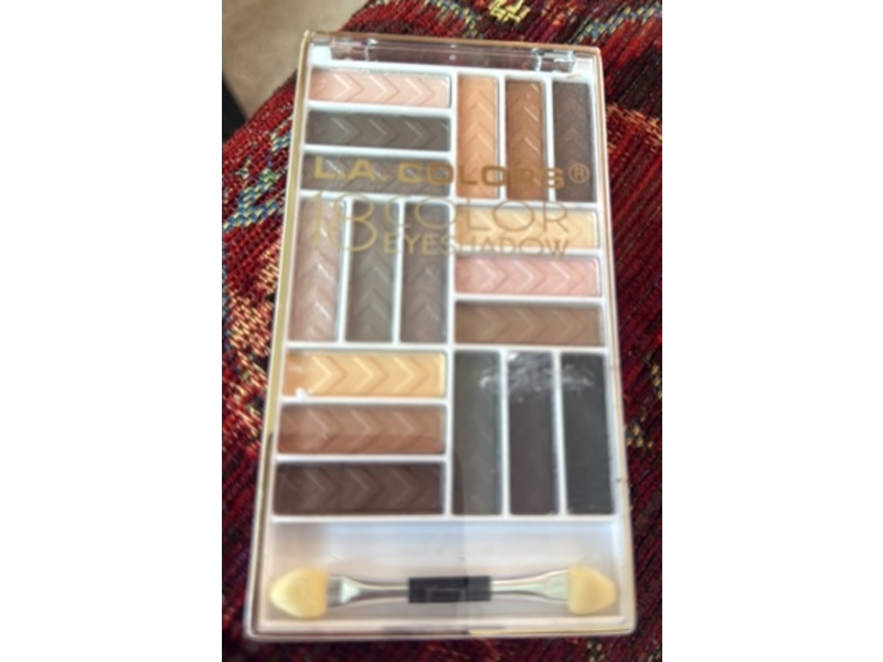 L.A. Colors 18 Color Eyeshadow Palette, Downtown Brown, 0.70 oz/19.8 g