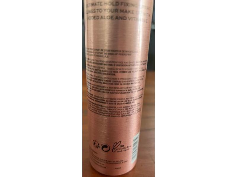 Makeup Revolution Super Fix Misting Spray, Aloe & Vitamin E, 5 fl oz/150 mL