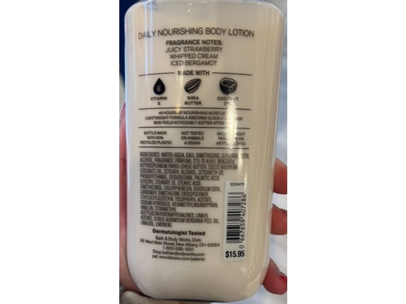 Bath & Body Works Nourishing Body Lotion, Strawberry Snowflakes, 8 fl oz/236 mL