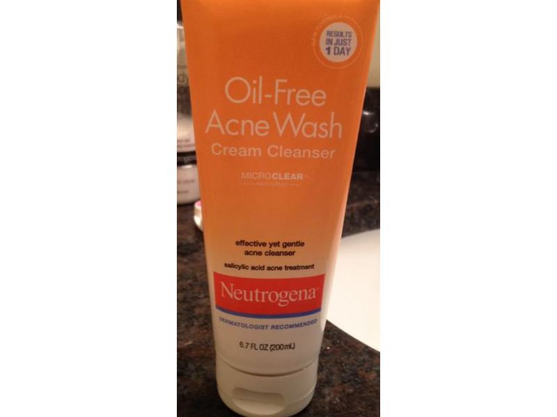 Neutrogena Acne Wash Cream Cleanser, Oil-Free, 6.7 fl oz/200 mL