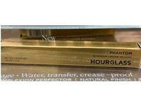 Hourglass Phantom Blur Balm, Whisper , 0.05 oz/1.7 g - thumbnail 2