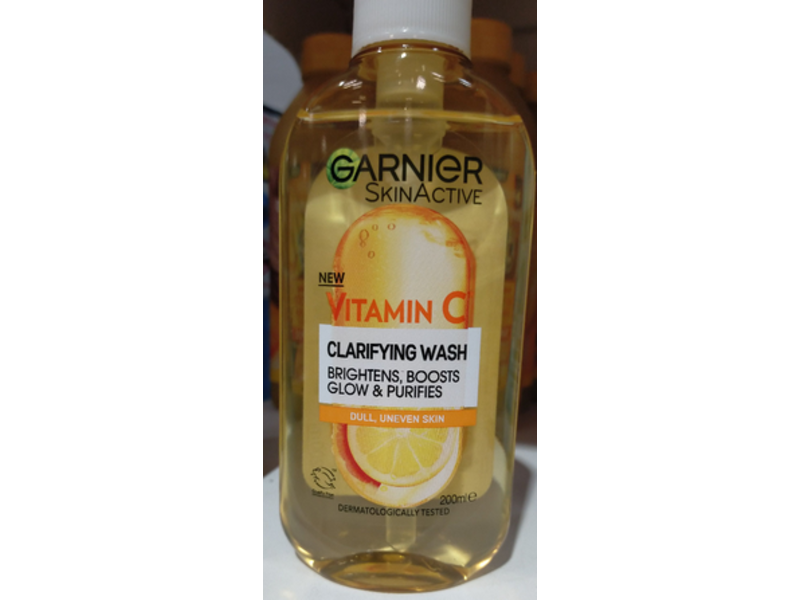 Garnier Clarifying Face Wash, Vitamin C, 200 mL