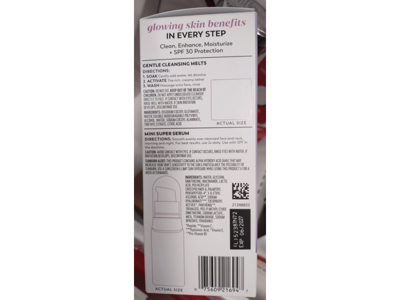 Olay Super Glow Essentials Set