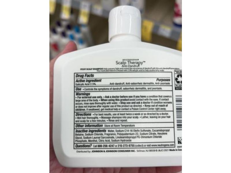 Neutrogena Scalp Therapy Anti Dandruff Medicated Shampoo, Itchy Scalp, Menthol, 12 fl oz/354 mL