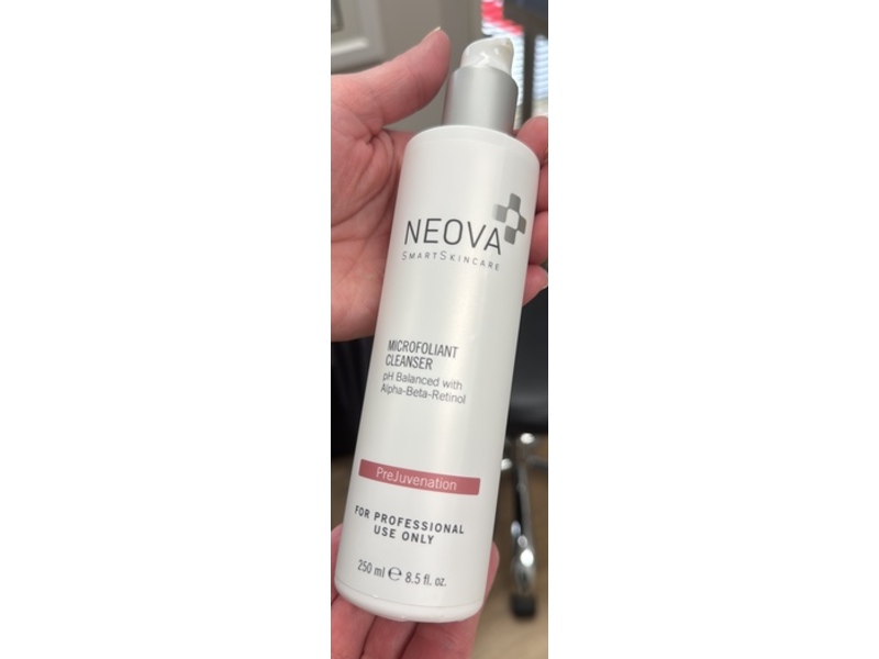 Neova SmartSkincare Microfoliant Cleanser, Alpha-Beta-Retinol, 8.5 fl oz/250 mL