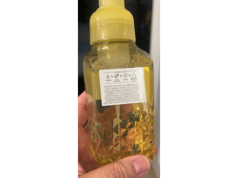 Bath & Body Works Gentle Foaming Hand Soap, Pineapple Prosecco, 8.5 fl oz/259 mL