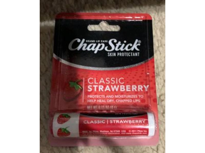 Chapstick Classic Lip Balm, Strawberry, 0.15 oz/4 g, Pack Of 2