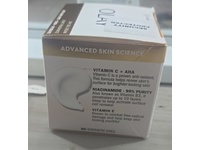 Olay Hydra Glow Day Gel Cream, Vitamin C + Aha, 50 mL - thumbnail 4