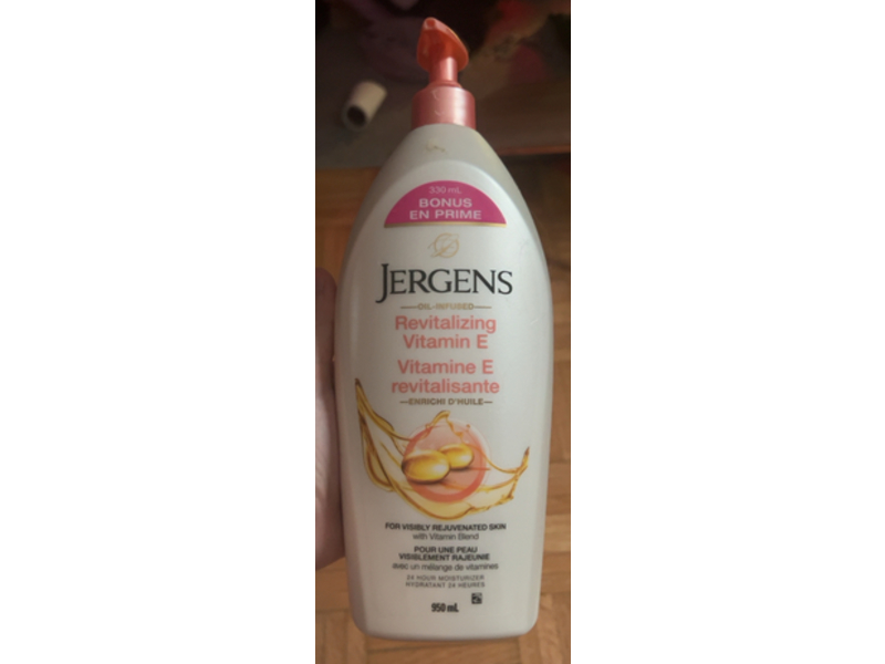 Jergens Revitalizing Vitamin E Moisturizer, 950 mL