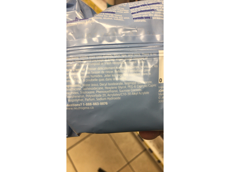 Neutrogena Makeup Remover Ultra-Soft Cleansing Towelettes Refill Pack, 25 Count