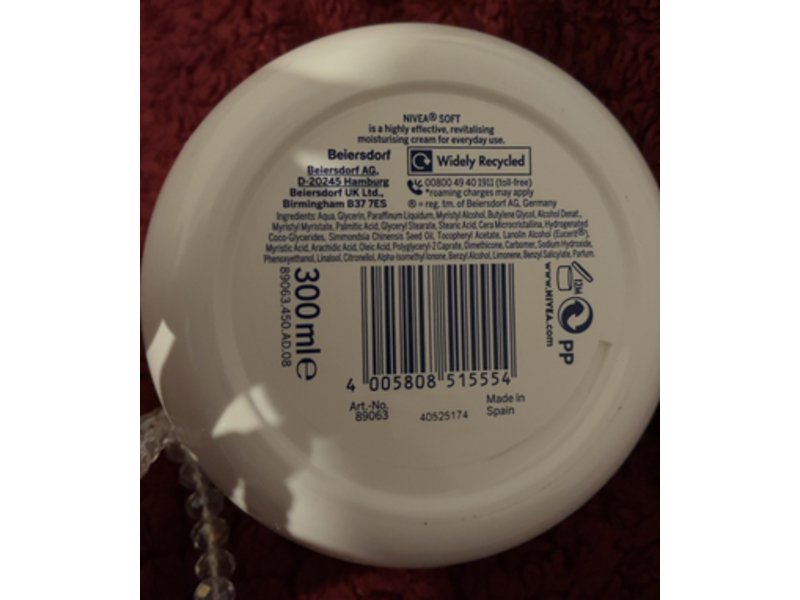 Nivea Refreshingly Soft Moisturizing Cream, 300 mL