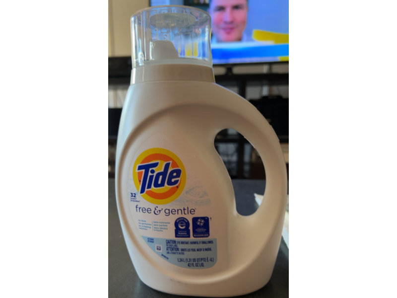 Tide Free & Gentle Laundry Detergent, 32 Loads, 42 fl oz/1.24 L